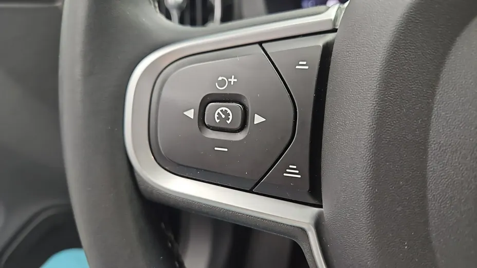 VOLVO XC60 -