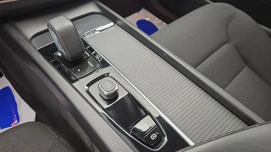 VOLVO XC60 -