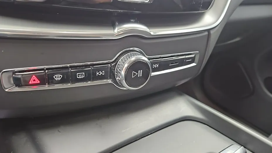 VOLVO XC60 -