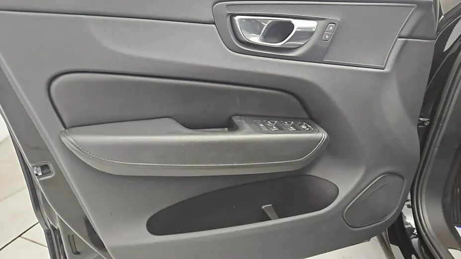 VOLVO XC60 -