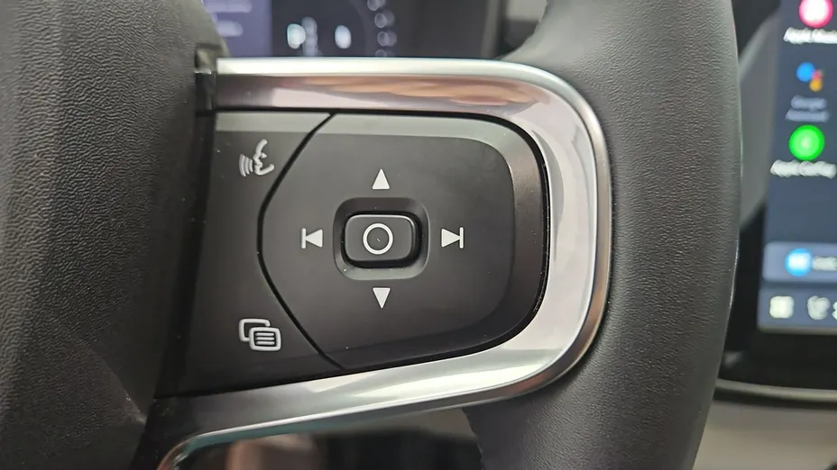 VOLVO XC40 -
