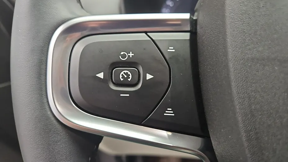VOLVO XC40 -