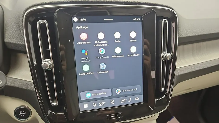 VOLVO XC40 -