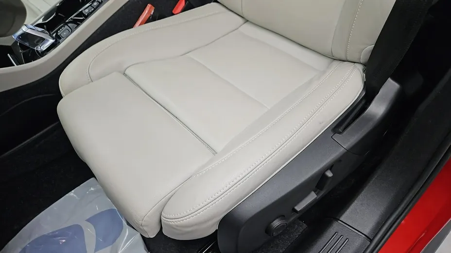 VOLVO XC40 -