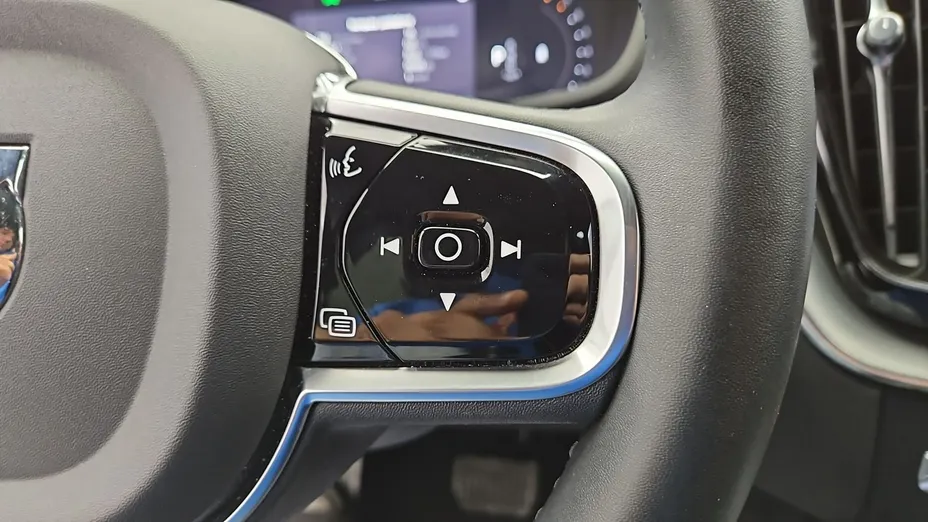 VOLVO XC60 -