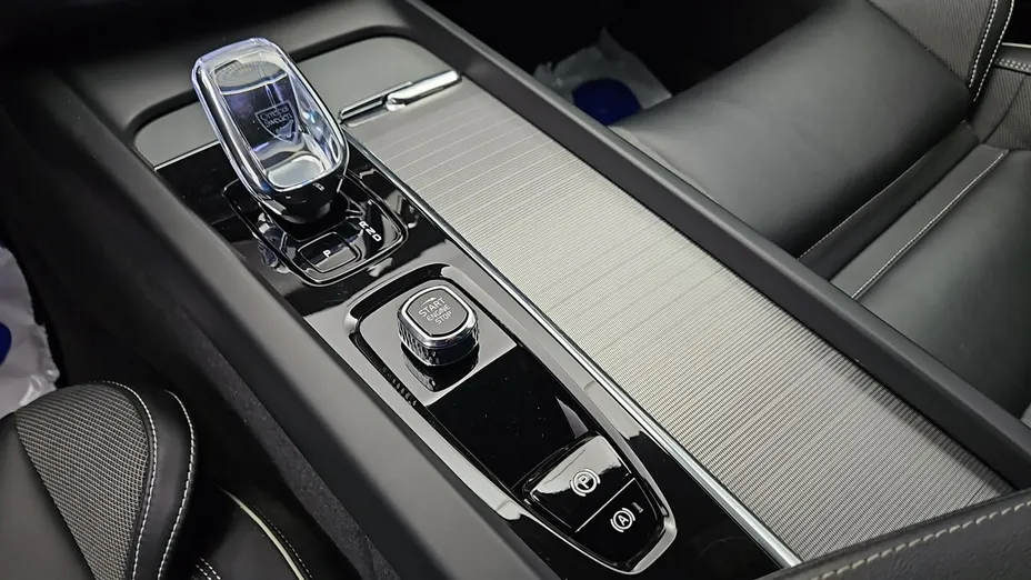 VOLVO XC60 -
