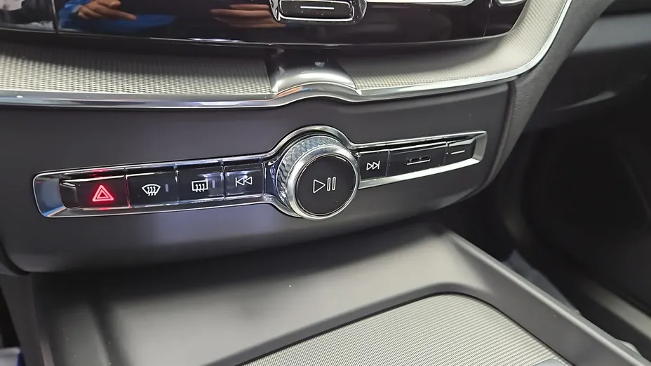 VOLVO XC60 -