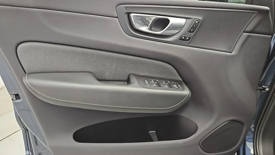 VOLVO XC60 -
