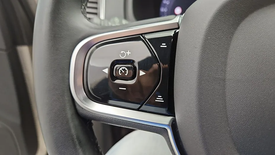 VOLVO XC90 -