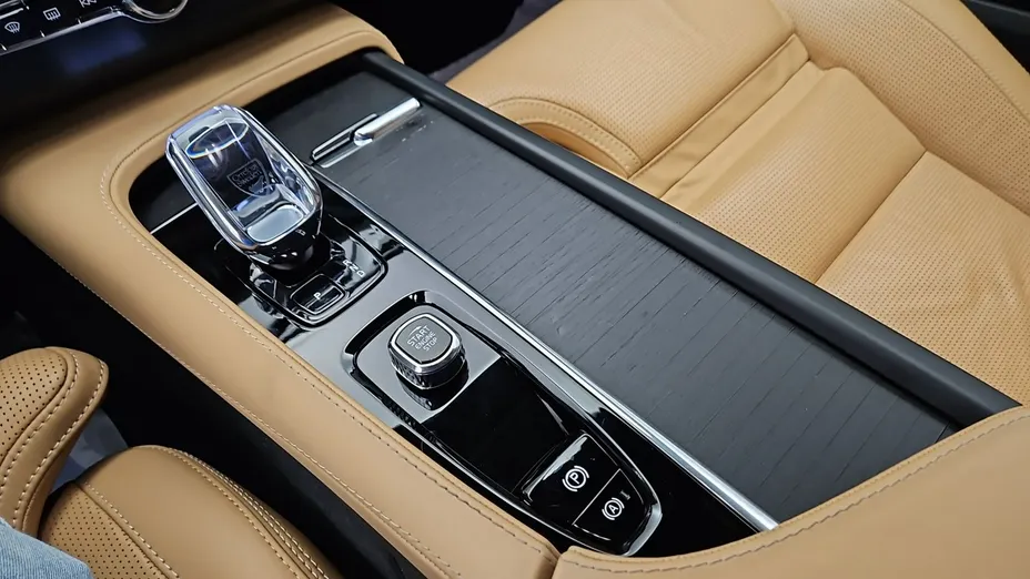 VOLVO XC90 -