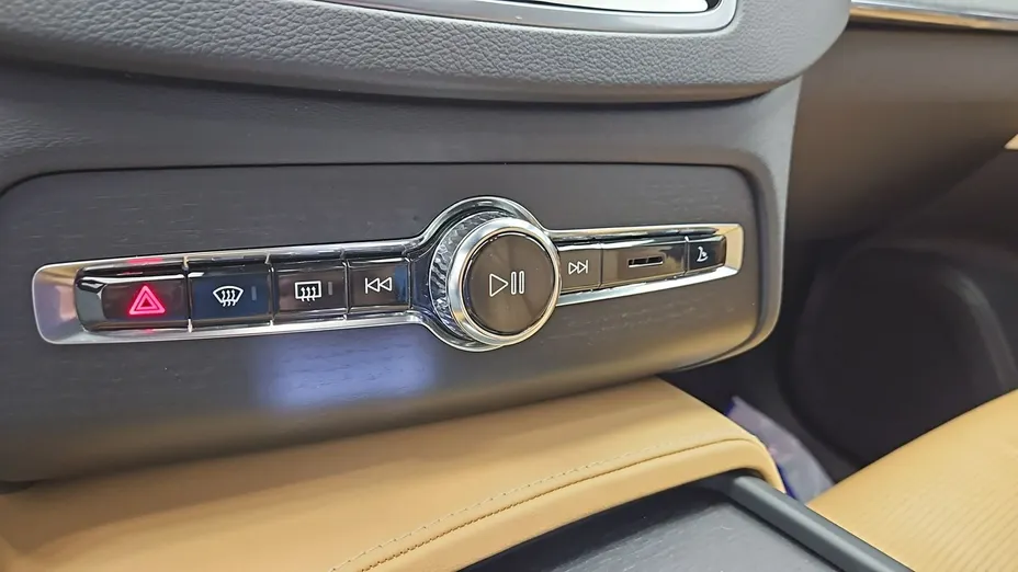 VOLVO XC90 -