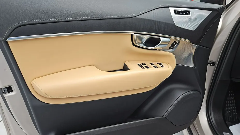 VOLVO XC90 -