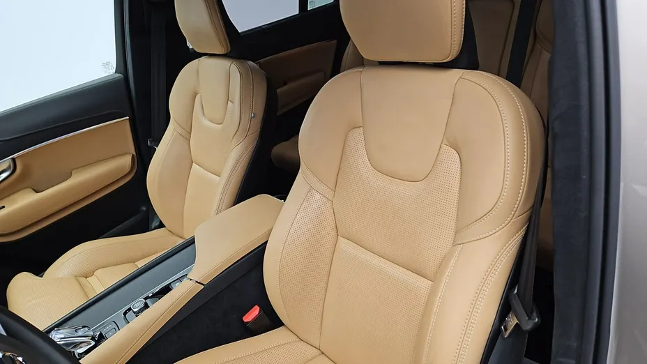 VOLVO XC90 -