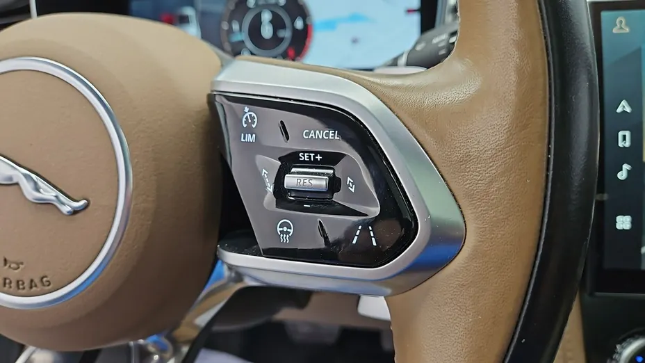 JAGUAR F-Pace -