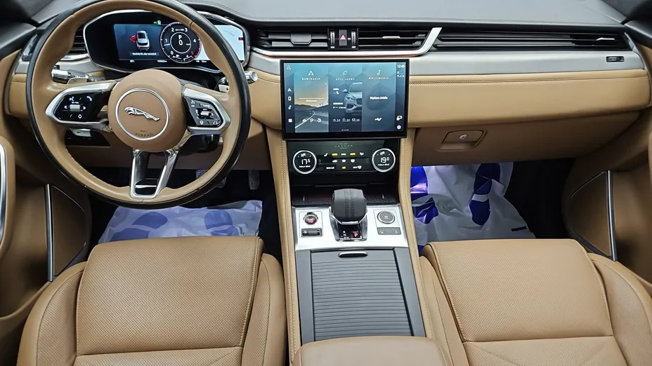 JAGUAR F-Pace -