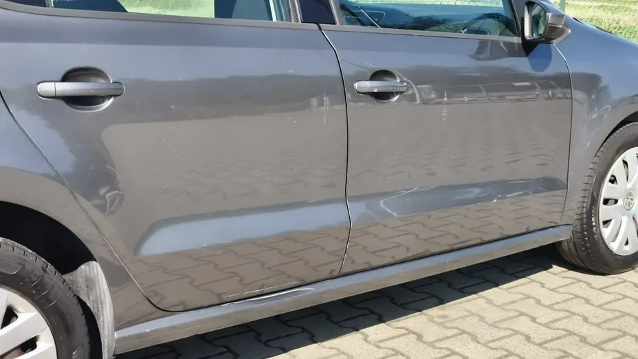 VOLKSWAGEN Polo -