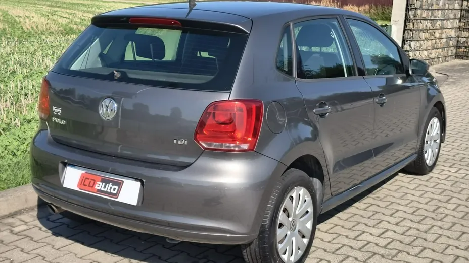 VOLKSWAGEN Polo -