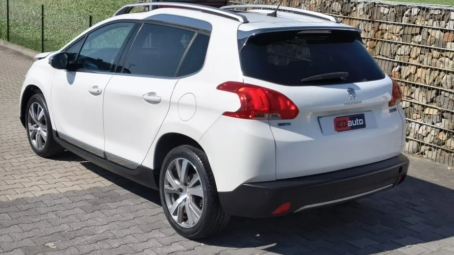 PEUGEOT 2008 -