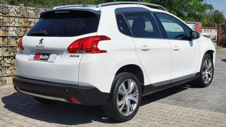 PEUGEOT 2008 -