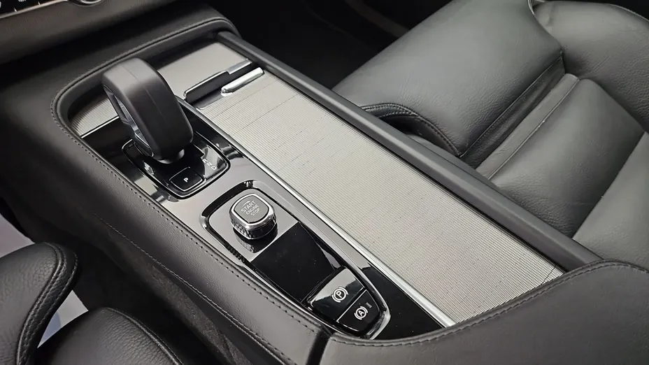 VOLVO XC90 -