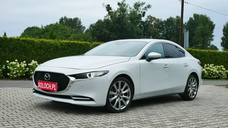 MAZDA 3 -