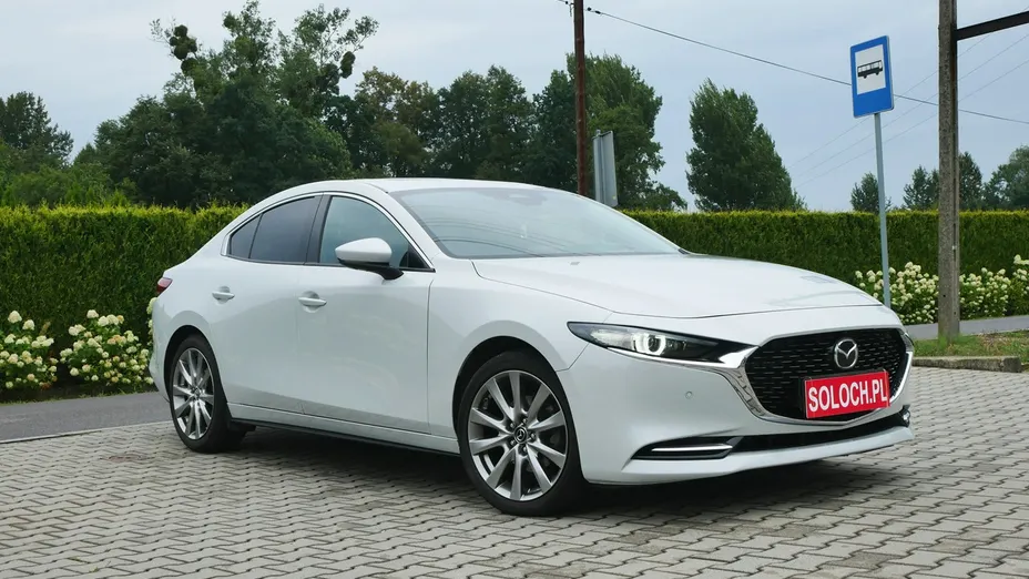 MAZDA 3 -