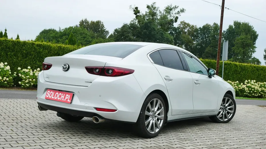 MAZDA 3 -
