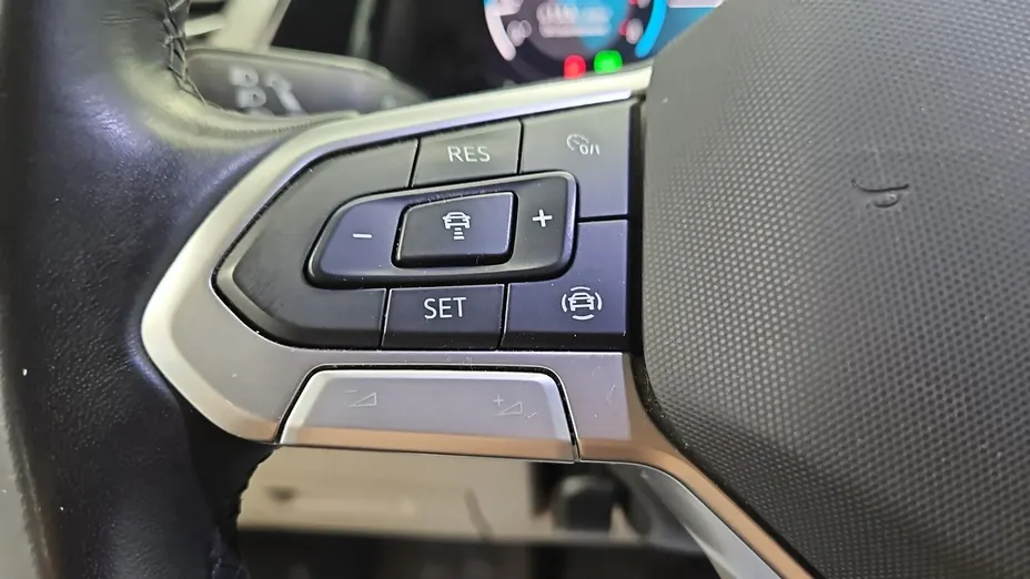 VOLKSWAGEN Multivan -