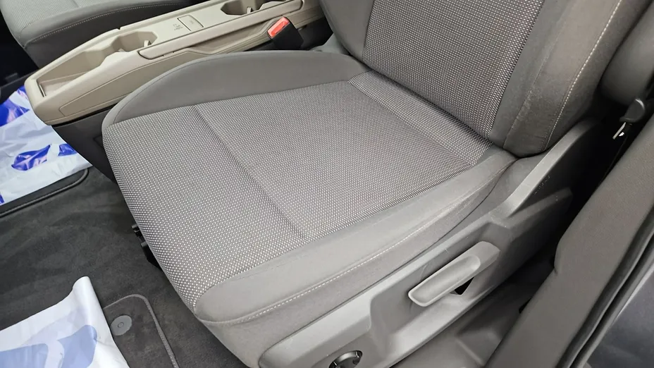 VOLKSWAGEN Multivan -