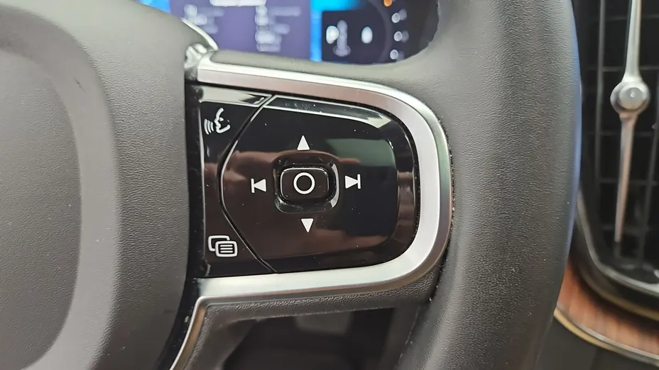 VOLVO XC60 -