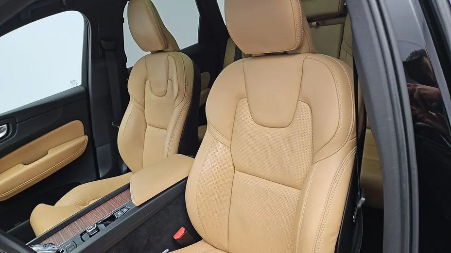 VOLVO XC60 -