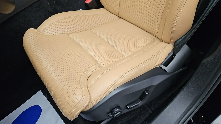 VOLVO XC60 -