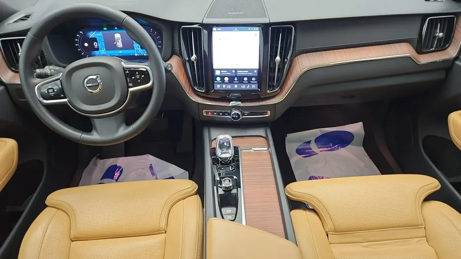 VOLVO XC60 -