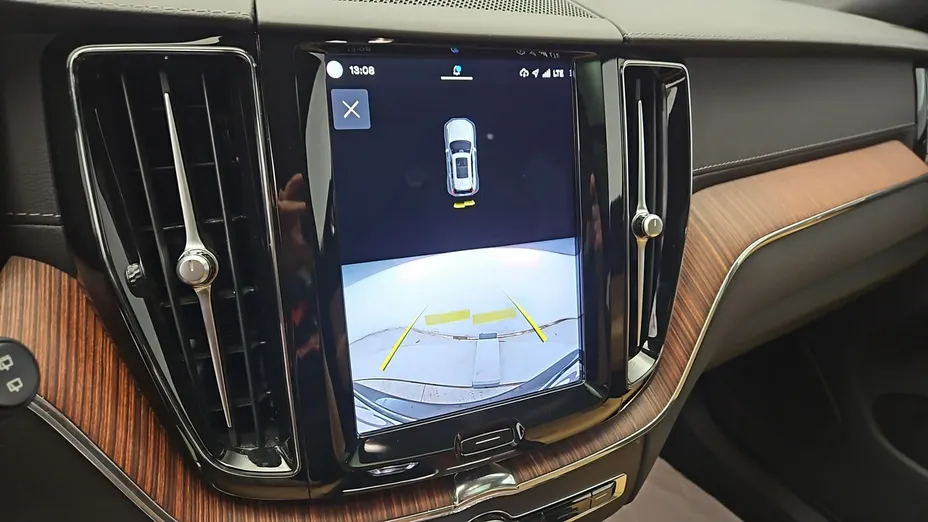 VOLVO XC60 -