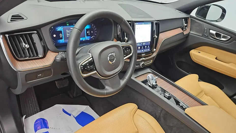 VOLVO XC60 -