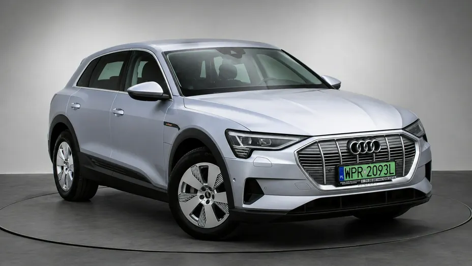 AUDI e-tron -