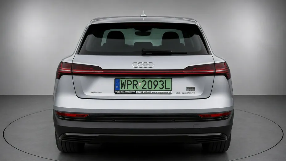 AUDI e-tron -