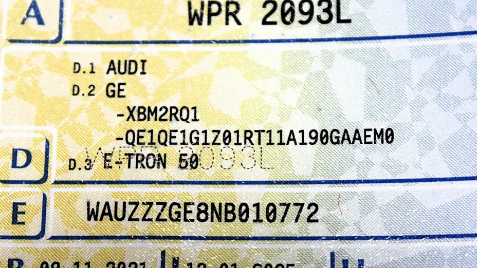 AUDI e-tron -
