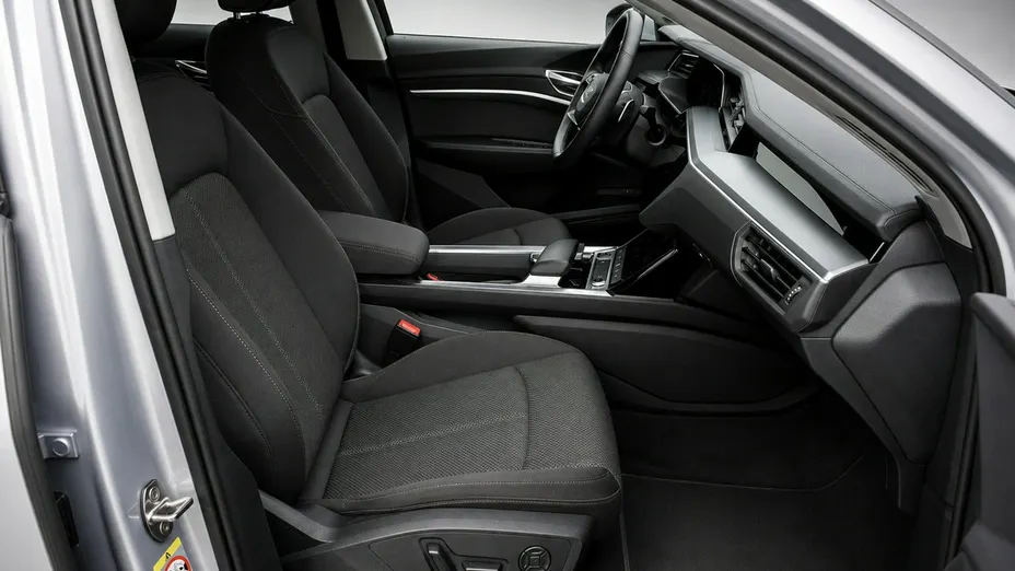 AUDI e-tron -