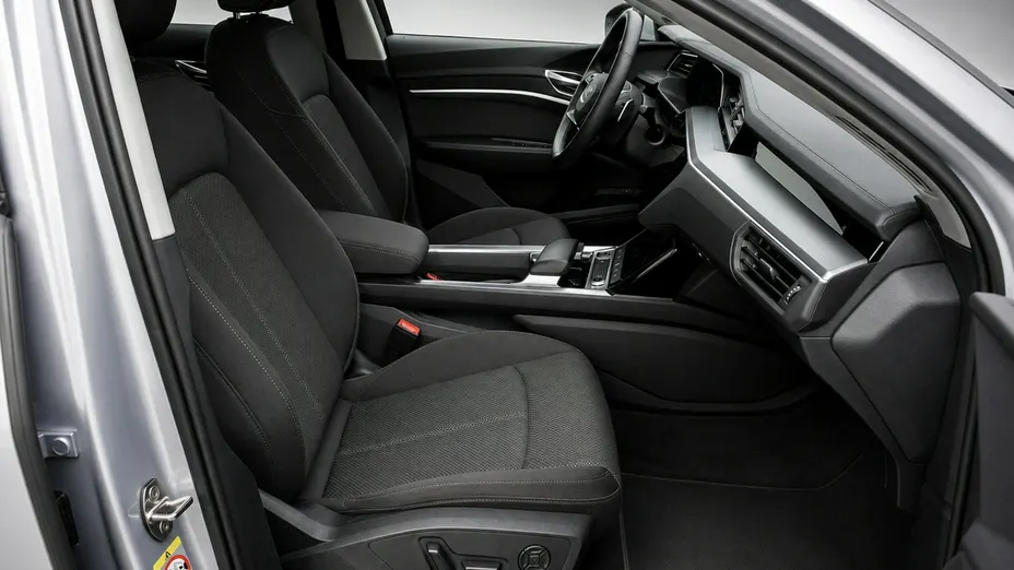 AUDI e-tron -