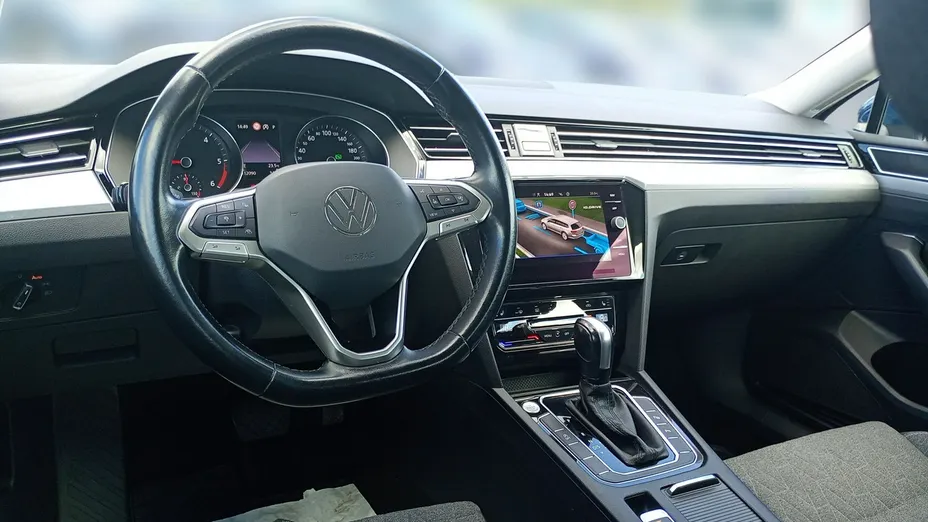 VOLKSWAGEN Passat -