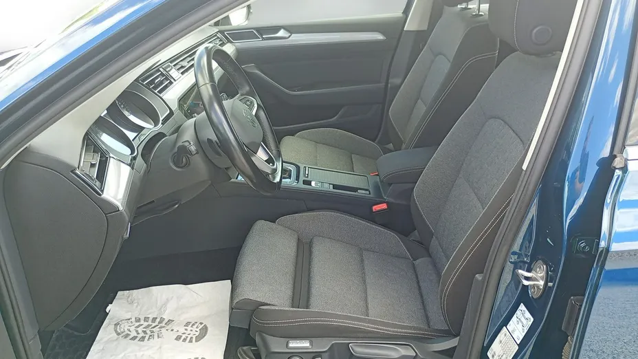 VOLKSWAGEN Passat -