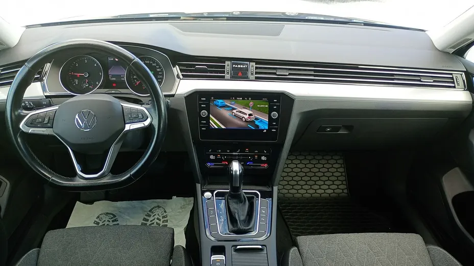 VOLKSWAGEN Passat -