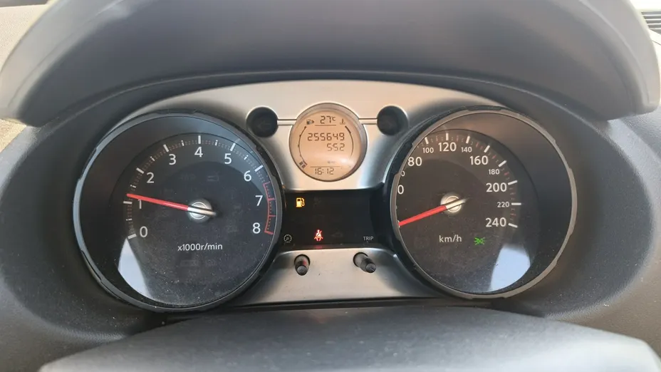 NISSAN Qashqai -