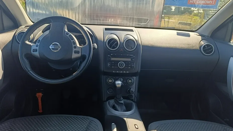 NISSAN Qashqai -