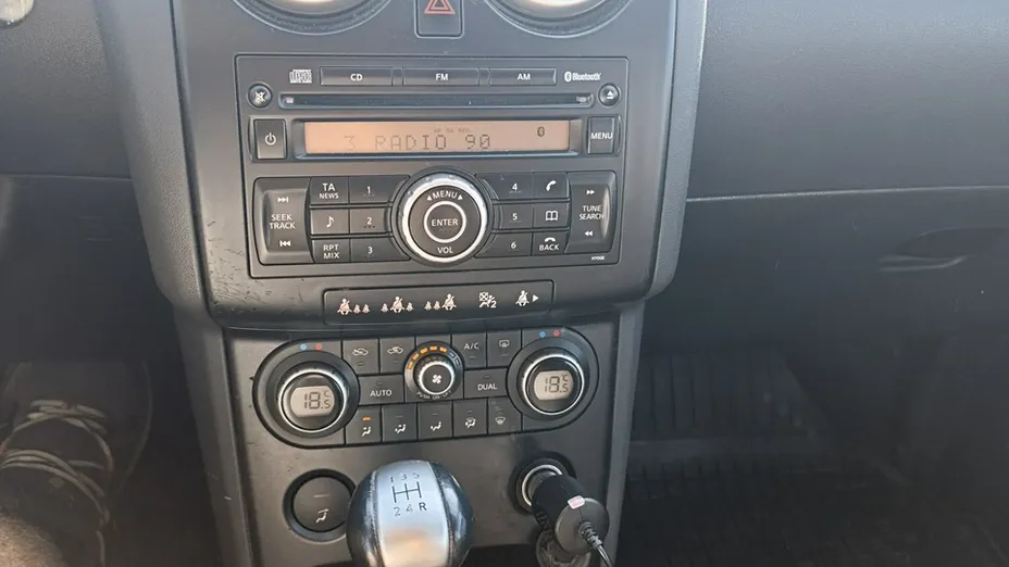 NISSAN Qashqai -