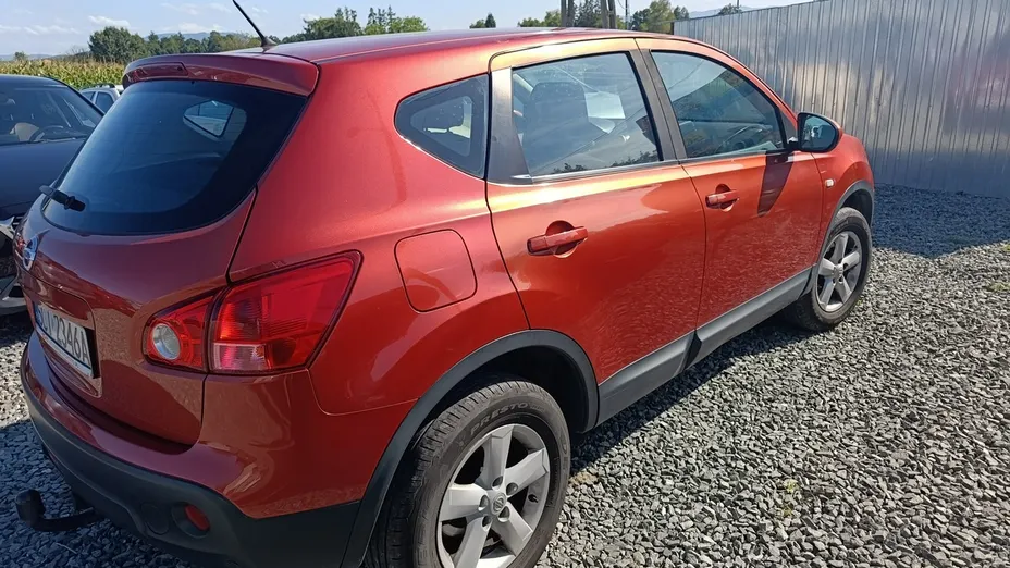 NISSAN Qashqai -