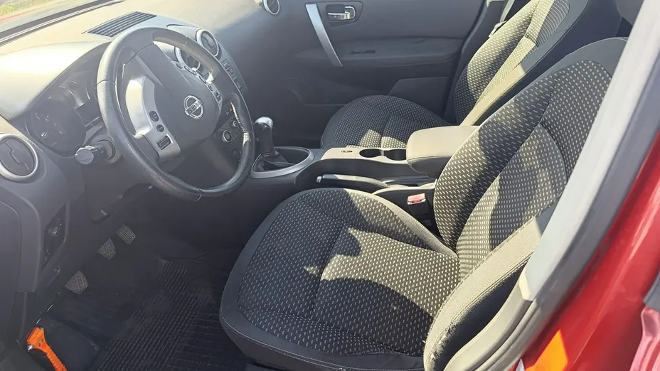 NISSAN Qashqai -
