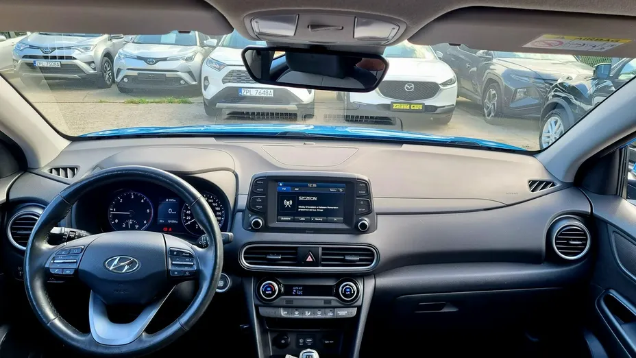 HYUNDAI Kona -