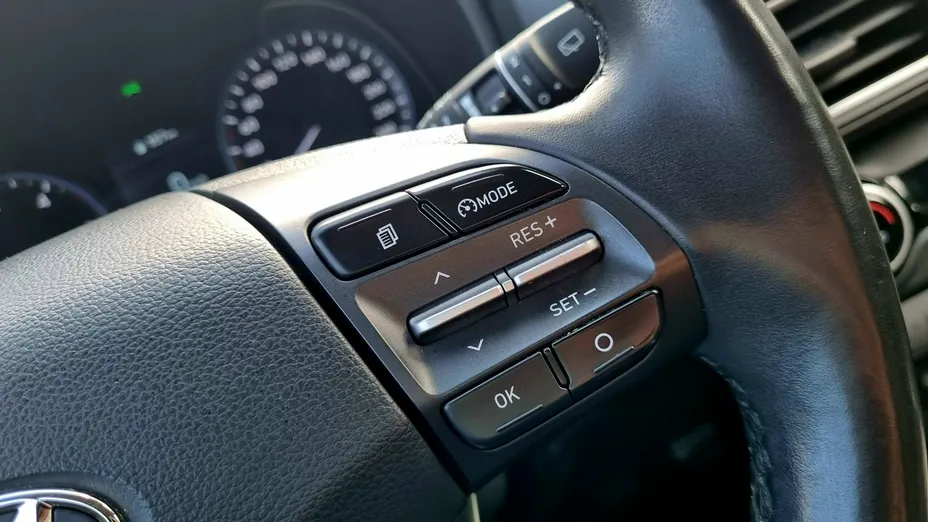 HYUNDAI Kona -